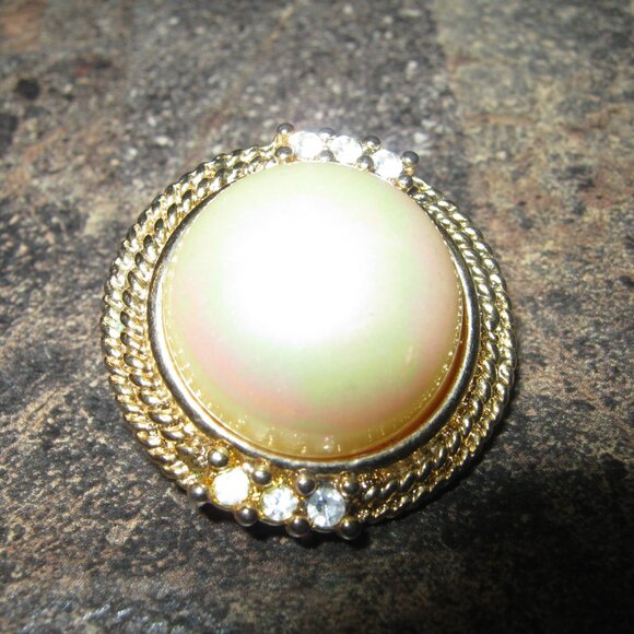 Designer Inspired Vintage Pearl , Diamond and Gold Clip-On Earrings - Picture 4 of 5